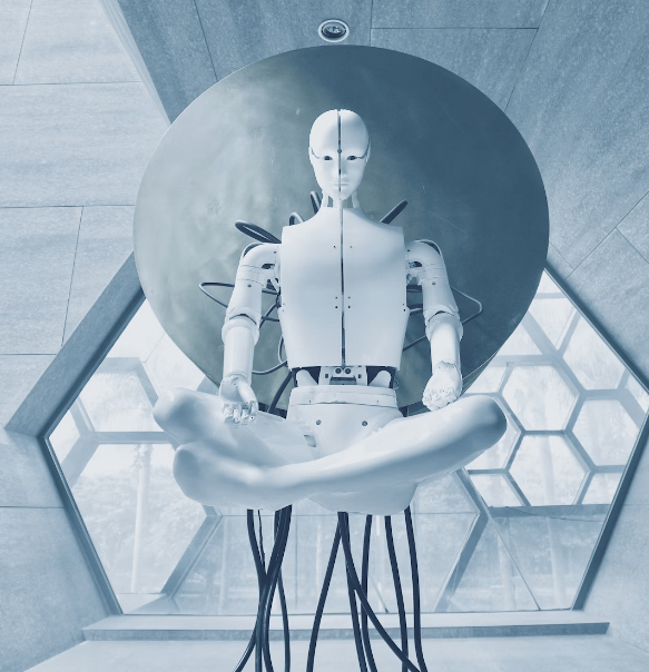 Een robotfiguur in een kleermakerszit hangt aan kabels. Het staat tegen een geometrische, futuristische achtergrond.